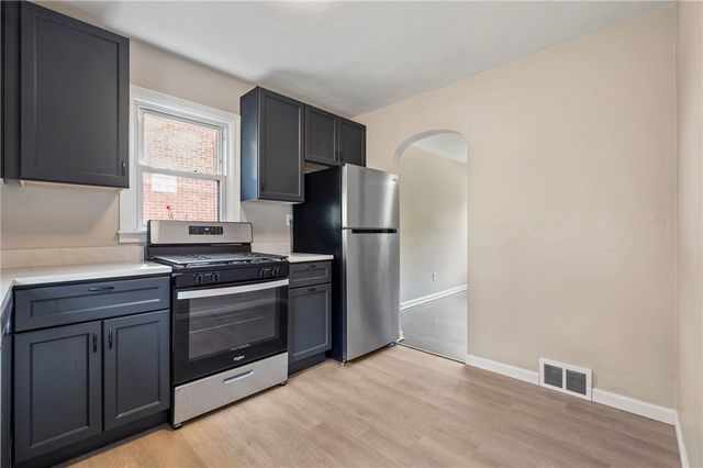 501 Division St, West Mifflin, PA 15122