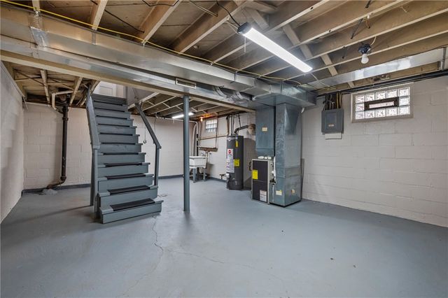 501 Division St, West Mifflin, PA 15122