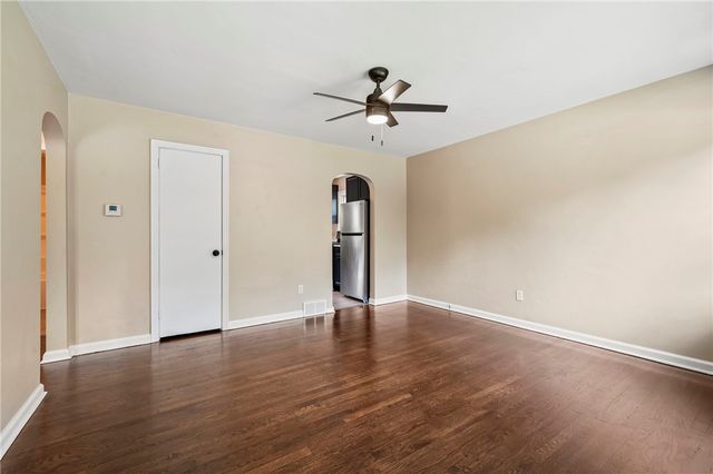 501 Division St, West Mifflin, PA 15122