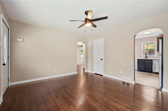 501 Division St, West Mifflin, PA 15122