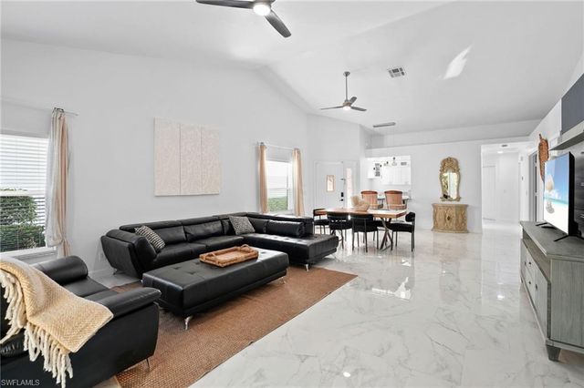 3141 Carriage CIR, Naples, FL 34105