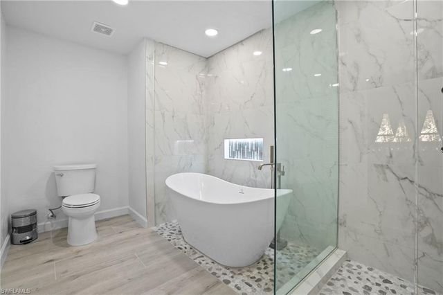 3141 Carriage CIR, Naples, FL 34105