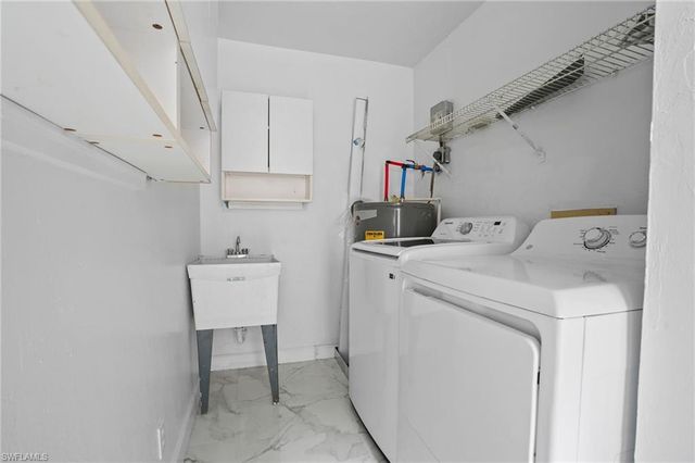 3141 Carriage CIR, Naples, FL 34105