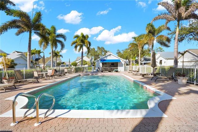 3141 Carriage CIR, Naples, FL 34105