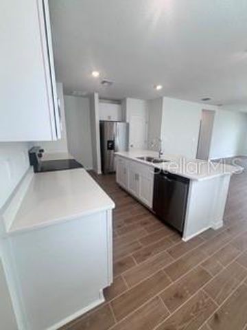 1524 BREKEY WAY, Zephyrhills, FL 33541