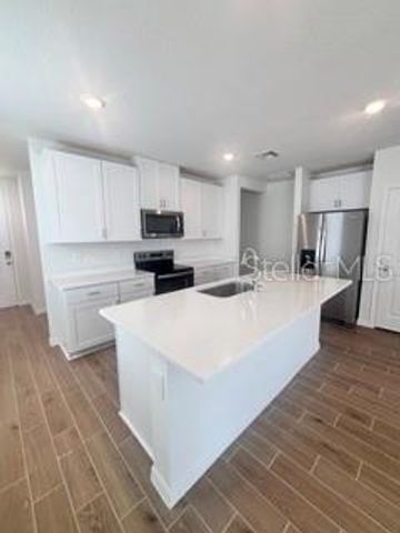 1524 BREKEY WAY, Zephyrhills, FL 33541