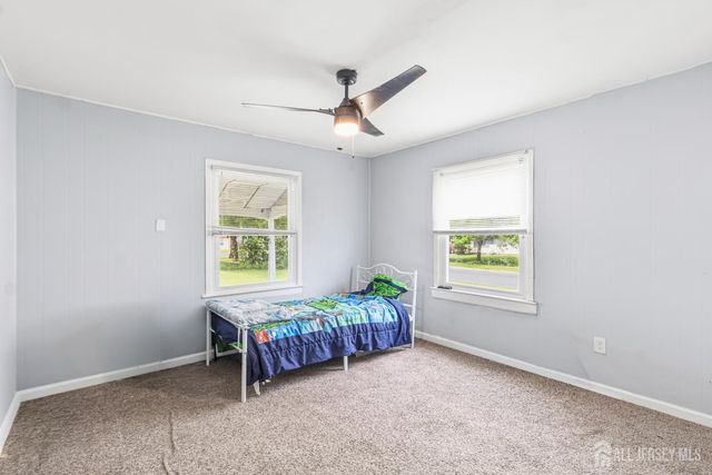 2 Budhollow Lane, Willingboro, NJ 08046