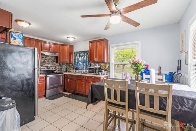 2 Budhollow Lane, Willingboro, NJ 08046