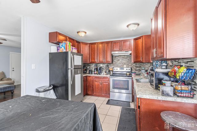 2 Budhollow Lane, Willingboro, NJ 08046