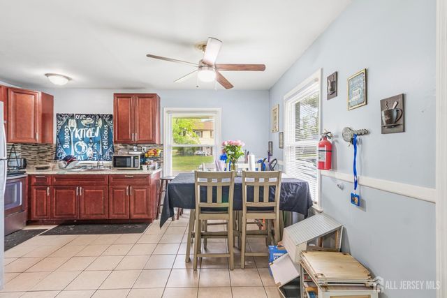 2 Budhollow Lane, Willingboro, NJ 08046