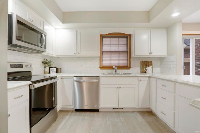 214 Lorrie Lynn Court, Evansville, IN 47715