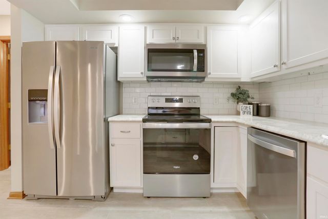 214 Lorrie Lynn Court, Evansville, IN 47715