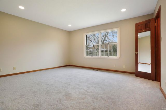 214 Lorrie Lynn Court, Evansville, IN 47715