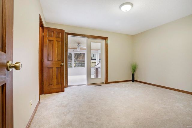 214 Lorrie Lynn Court, Evansville, IN 47715