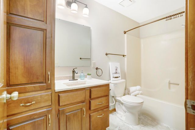 214 Lorrie Lynn Court, Evansville, IN 47715