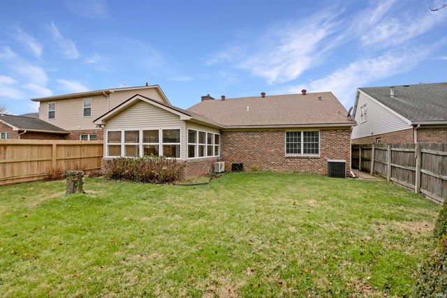 214 Lorrie Lynn Court, Evansville, IN 47715