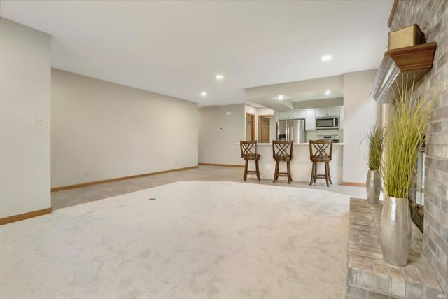 214 Lorrie Lynn Court, Evansville, IN 47715