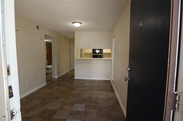 6601 Sands Point Drive 74, Houston, TX 77074