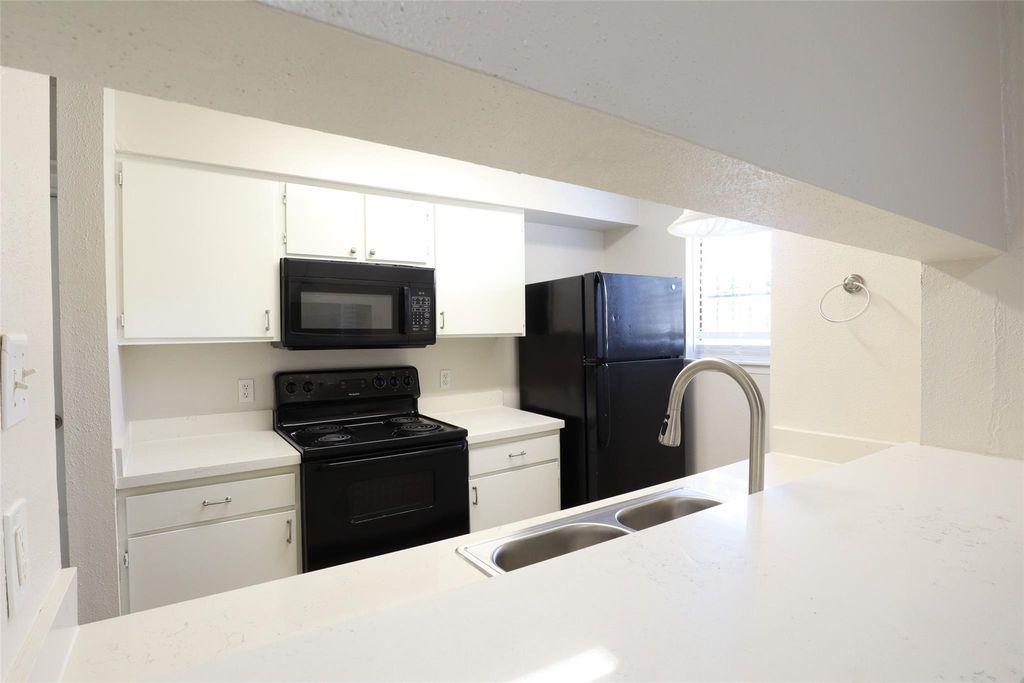 6601 Sands Point Drive 74, Houston, TX 77074