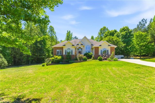 217 Dressage Court, Mebane, NC 27302