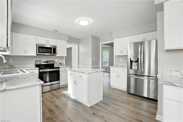 1605 Ledge Hill CT, Virginia Beach, VA 23456