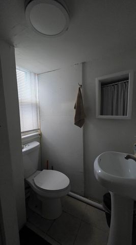 74 Wordsworth St, Revere, MA 02151