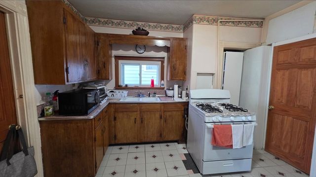 74 Wordsworth St, Revere, MA 02151