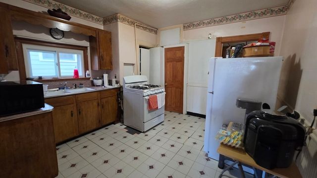 74 Wordsworth St, Revere, MA 02151