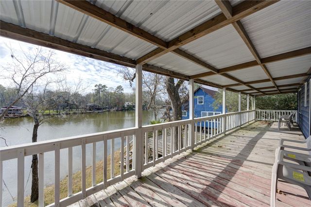 232 Hideaway Lane, Goodrich, TX 77335