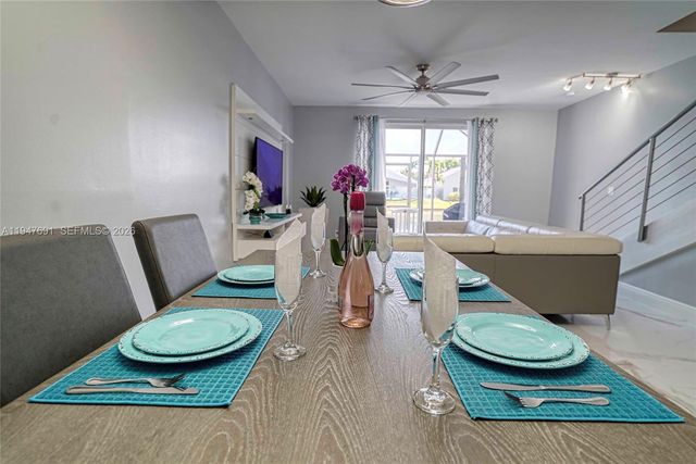 1261 Presidio Dr 5-42, Weston, FL 33327