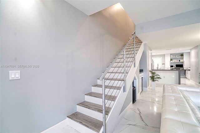 1261 Presidio Dr 5-42, Weston, FL 33327