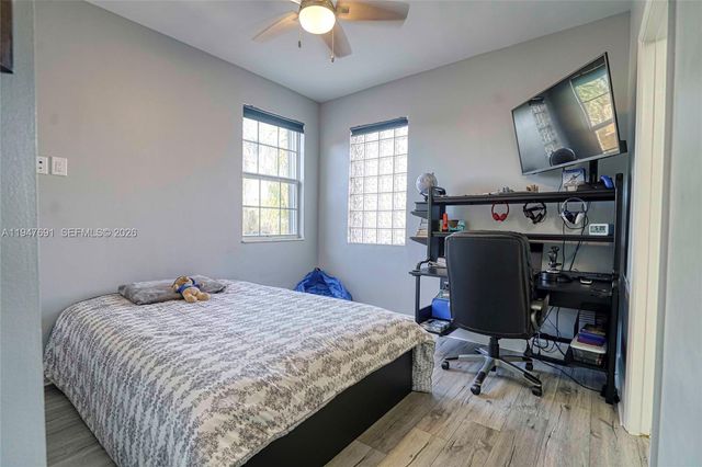 1261 Presidio Dr 5-42, Weston, FL 33327