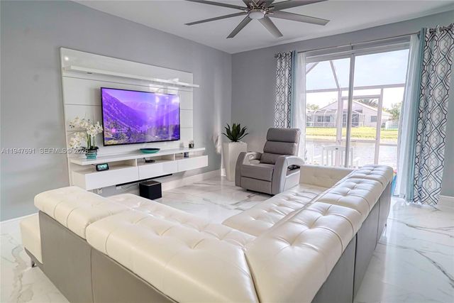 1261 Presidio Dr 5-42, Weston, FL 33327