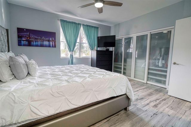 1261 Presidio Dr 5-42, Weston, FL 33327