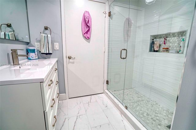 1261 Presidio Dr 5-42, Weston, FL 33327