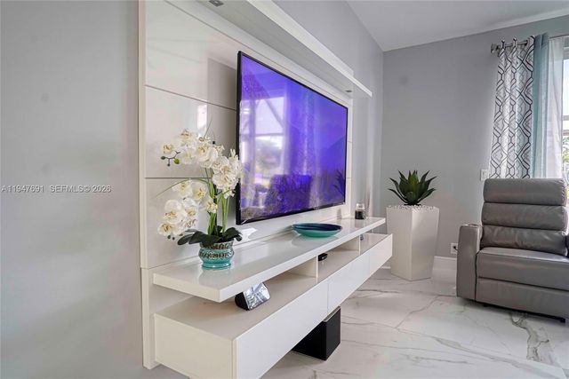 1261 Presidio Dr 5-42, Weston, FL 33327