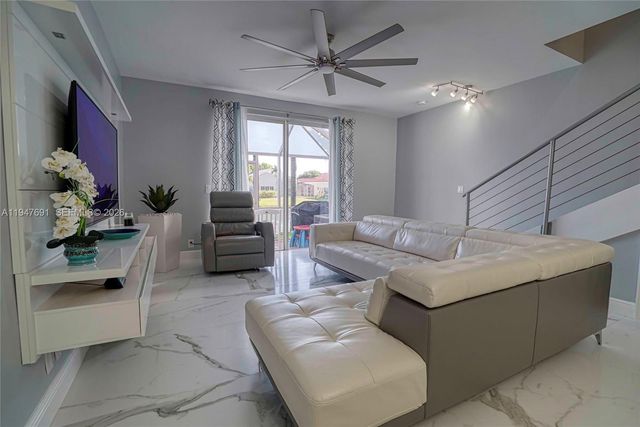 1261 Presidio Dr 5-42, Weston, FL 33327