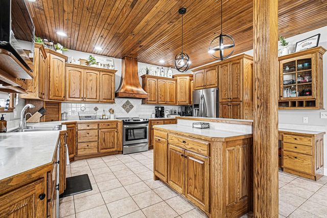 7290 W 350 N, Shipshewana, IN 46565