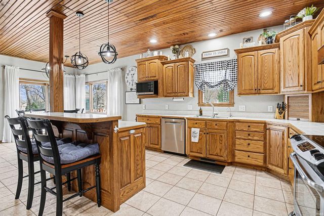 7290 W 350 N, Shipshewana, IN 46565