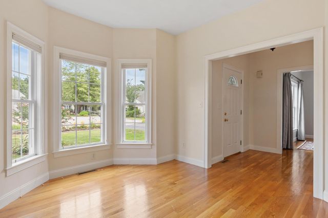 71 Nicolle Ter, Gardner, MA 01440