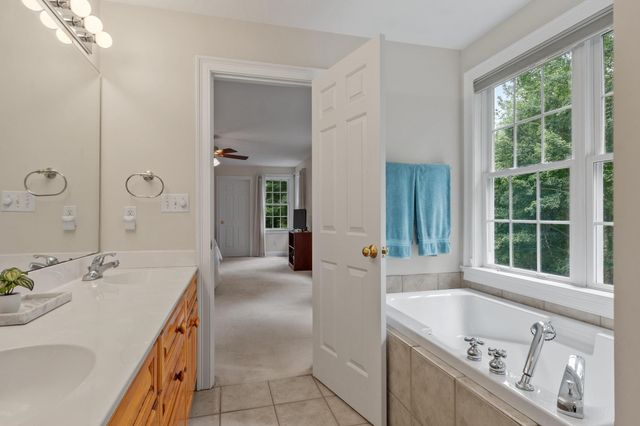 71 Nicolle Ter, Gardner, MA 01440