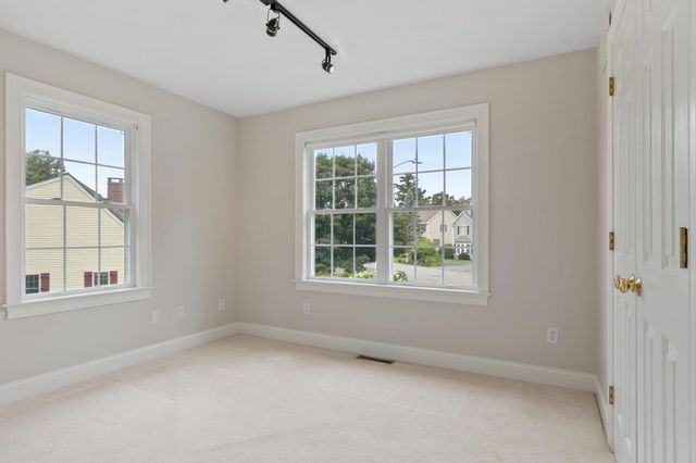 71 Nicolle Ter, Gardner, MA 01440