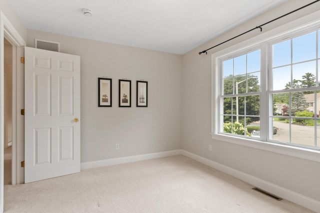71 Nicolle Ter, Gardner, MA 01440