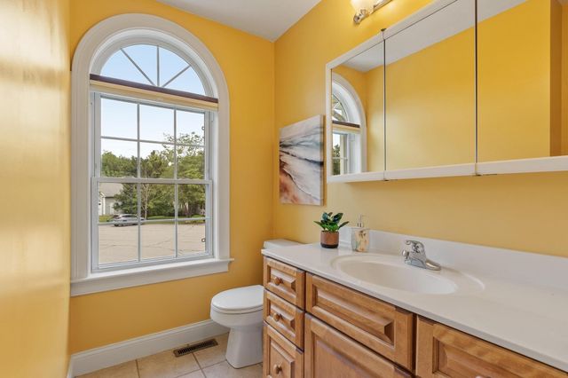 71 Nicolle Ter, Gardner, MA 01440