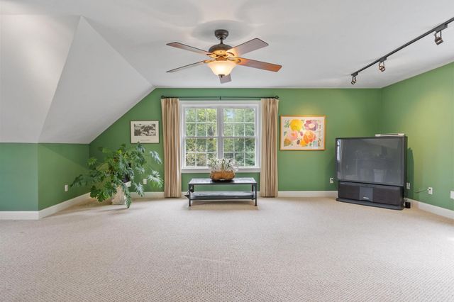 71 Nicolle Ter, Gardner, MA 01440