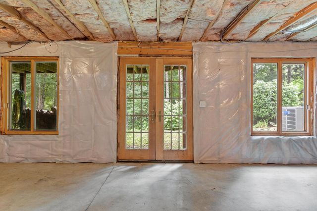 71 Nicolle Ter, Gardner, MA 01440