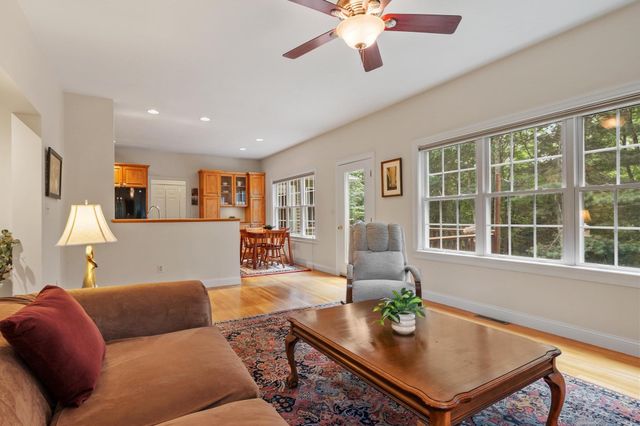 71 Nicolle Ter, Gardner, MA 01440