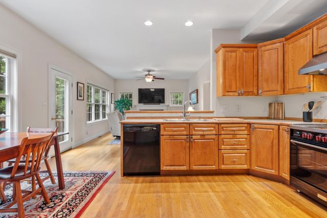 71 Nicolle Ter, Gardner, MA 01440