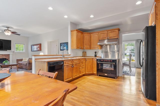 71 Nicolle Ter, Gardner, MA 01440
