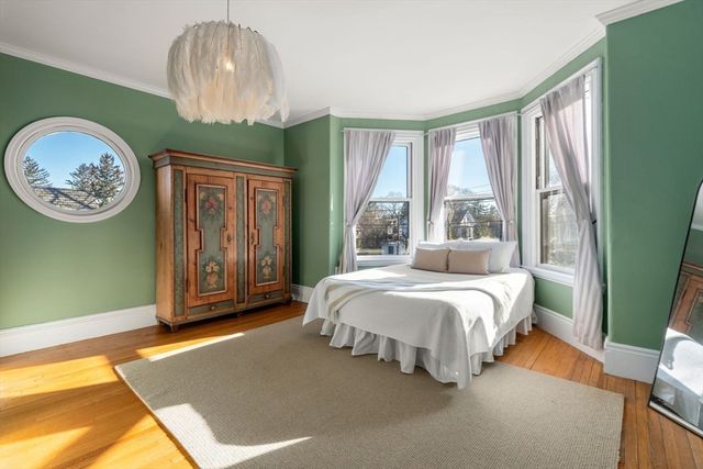 929 Beacon St, Newton, MA 02459